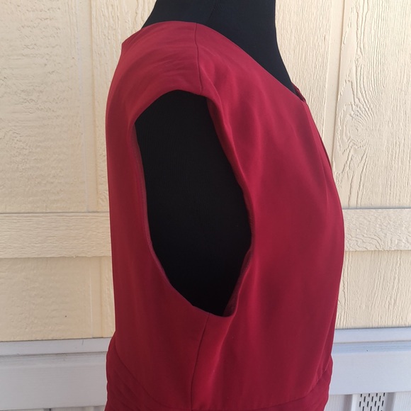 Beautiful TAHARI red Dress Size 14 - Picture 6 of 13